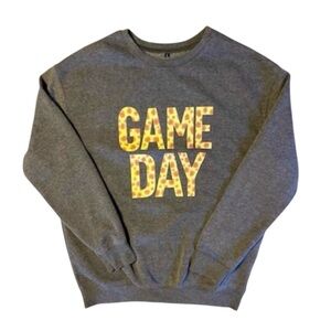 ‘GAME DAY’ Sports Graphic Crewneck Sweatshirt Gray Leopard Print Women’s Large